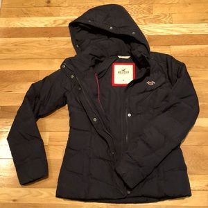Navy Hollister women’s puffer jacket with hood